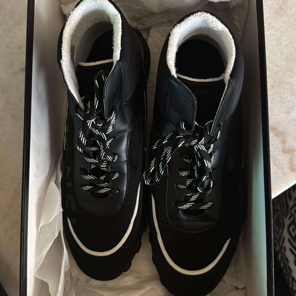 Chanel men’s sneakers G34459Y51526Calfskin/mesh/lycra size 45 Black. - Picture 10 of 10